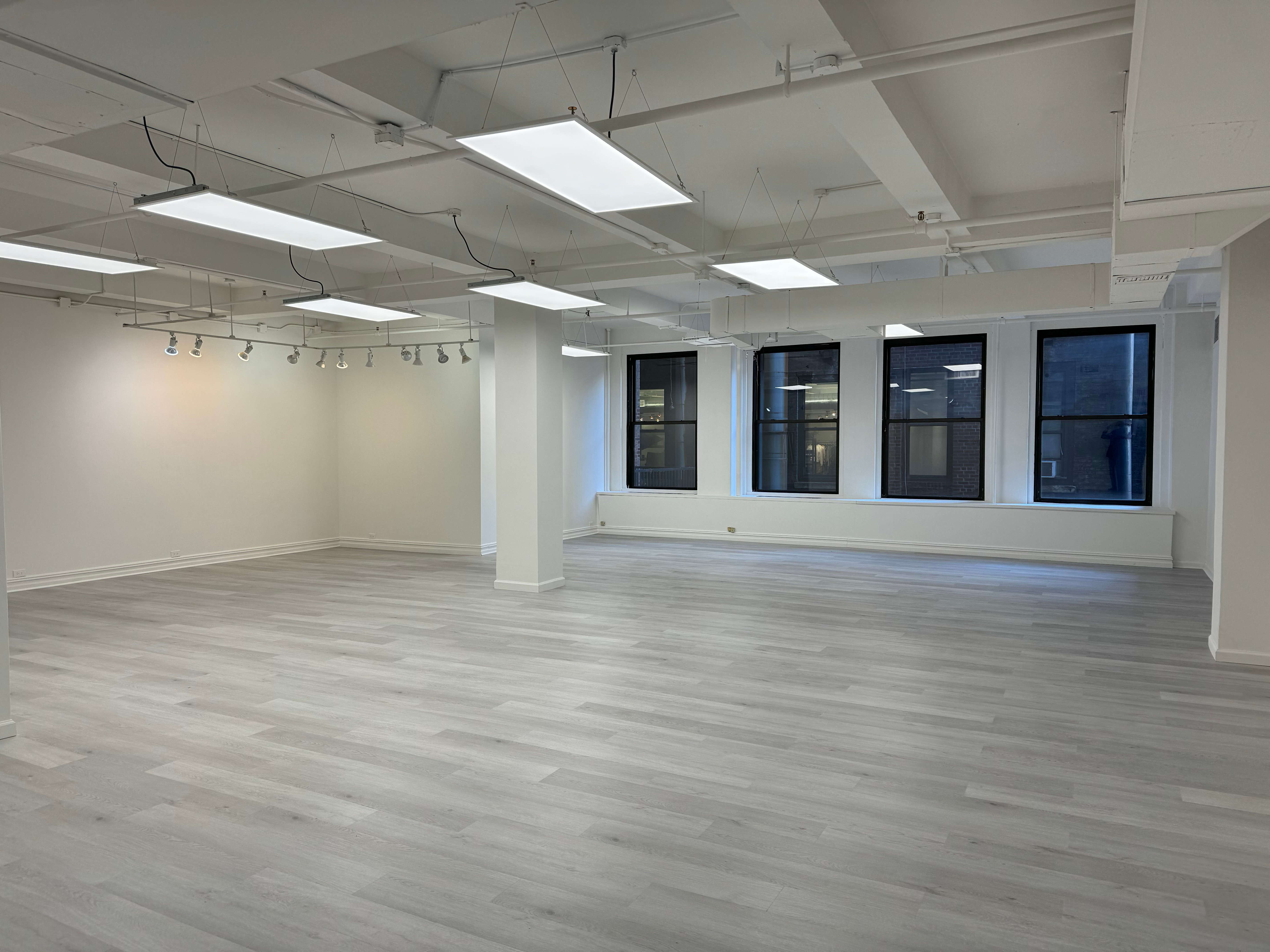 214 West 39th Street | Suite 702